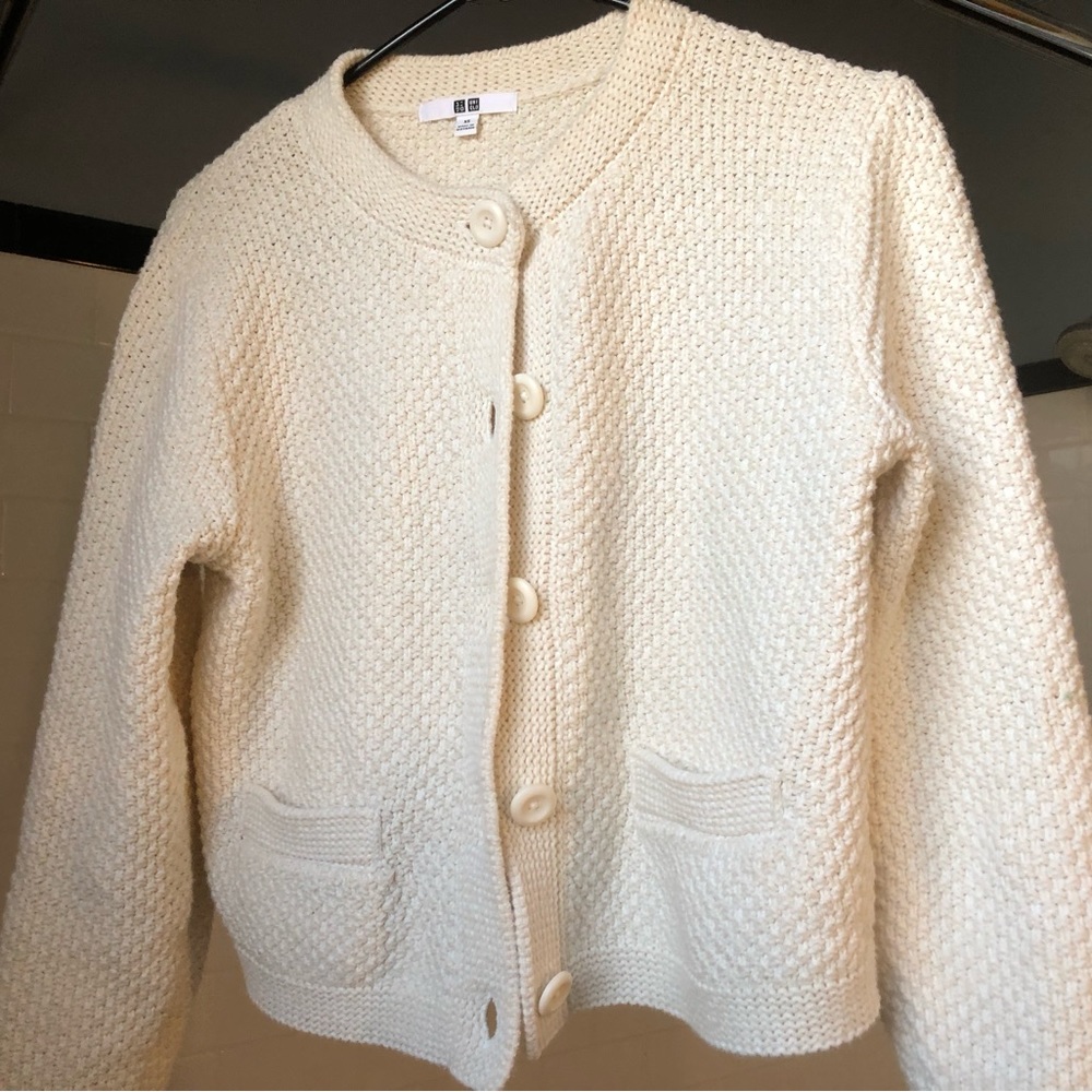 Uniqlo ivory 60% cotton 40% acrylic jacket style sweater